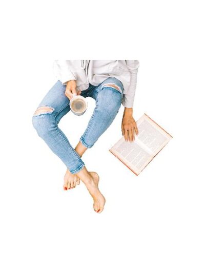 Forår, ben, læser bog #0466