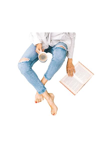 Forår, ben, læser bog #0466